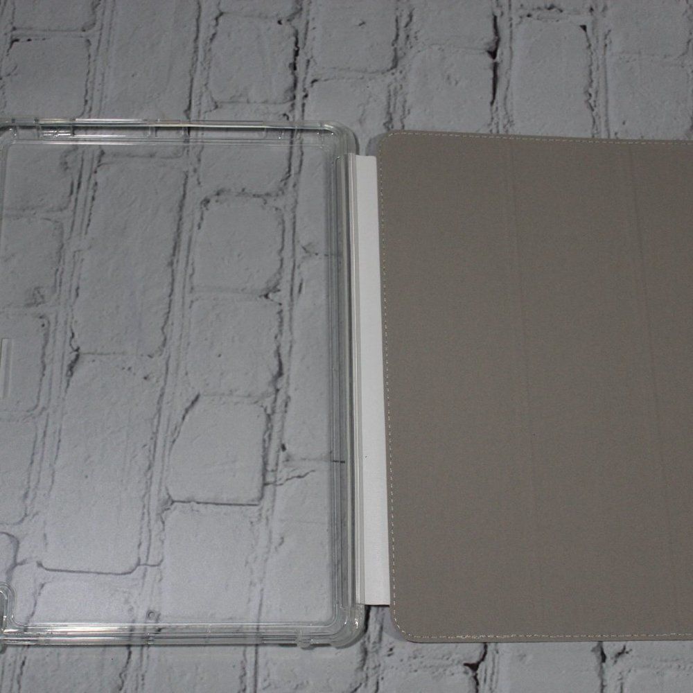 iPad 8th/7th Generation MARBLE Trifold Case 10.2" - Picture 2 of 5